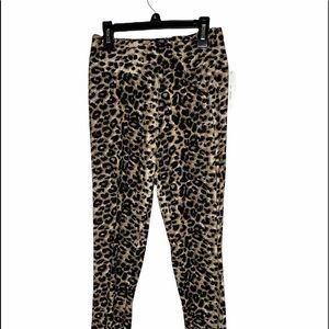 NWT Women’s Cheetah Leggings! One Size